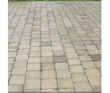 Тротуарна плитка Золотий Мандарин Квадрат Антик 160х160х90 мм гірчичний на сірому цементі