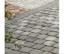 Тротуарна плитка Золотий Мандарин Квадрат Антик 160х160х90 мм чорний на сірому цементі