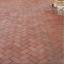 Тротуарная плитка Золотой Мандарин Кирпич Антик 200х100х60 мм на сером цементе бордовый Киев