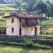 Зелений привал - двоповерховий будинок з глини в Трансільванії ФОТО