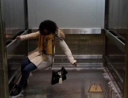 В России из девятиэтажки украли... лифт