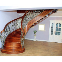 Лестница с декоративными кованными и гнутыми элементами Полтава