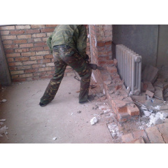 Демонтаж цегляної стіни Київ