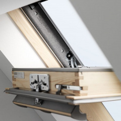 Мансардное окно VELUX PREMIUM GGL 3070 МK04 деревянное классическое 780х980 мм Новое