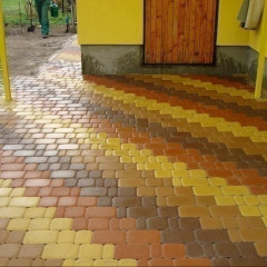 Тротуарна плитка Золотий Мандарин Старе місто 120х80 мм на сірому цементі червоний Южноукраїнськ