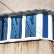 Скління Р-образного балкону Rehau 60
