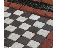 Тротуарная плитка Золотой Мандарин Квадрат малый 100х100х60 мм на сером цементе черный