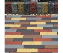 Тротуарна плитка Золотий Мандарин Цегла вузька 210х70х60 мм на сірому цементі чорний