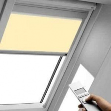 Рулонна штора VELUX RML P08 з електроприводом 94х140 см
