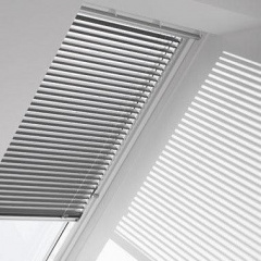 Жалюзі VELUX PAL 7001 C04 з ручним керуванням 55х98 см Чернігів