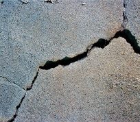 Почему трескается бетон?
