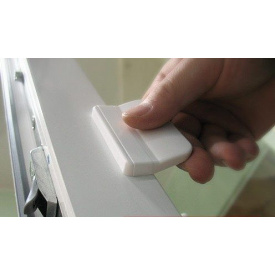 Установка балконной защелки