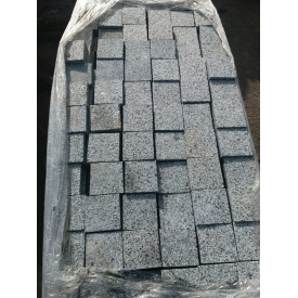 Бруківка пиляна-термо гранітна 100х100х50 мм світло-сіра