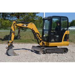 Аренда мини-экскаватора Hitachi 2 т 12х2,5х3,6 м Киев