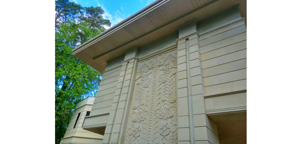 Фасади з пісковика