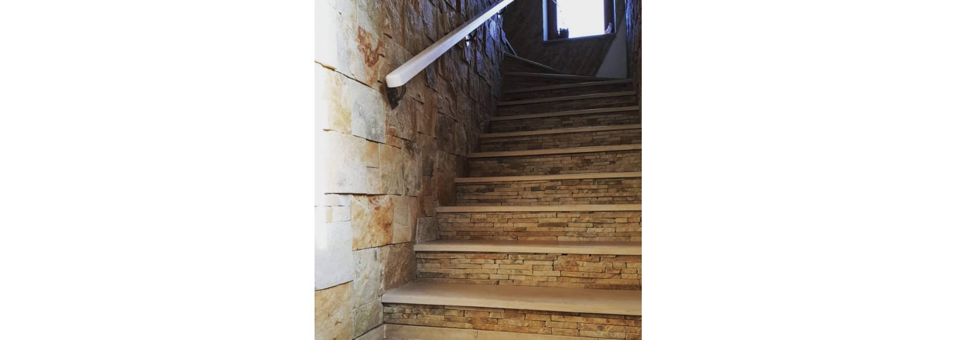 Сходи з піщанику