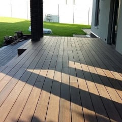 Терасна дошка двостороння LEGRO ULTRA NATURALE Walnut 3D-ефект фарбування дерево-полімерна композитна дошка для тераси, доріжок коричнева Свеса
