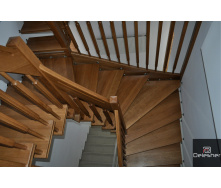 Изготовление деревянной лестницы на больцах с двумя выходами