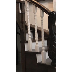 Балясина бук 900x55x55 мм винтовая