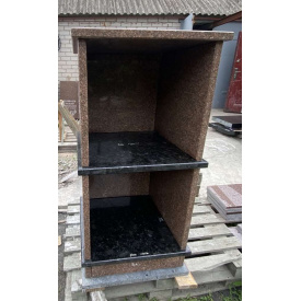 Колумбарій з каменю для урн із прахом