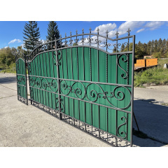 Ворота с крепким каркасом сварные с коваными элементами Legran Косов