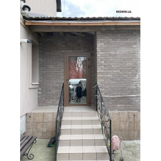 Першокласні алюмінієві двері: надійність та безпека від лідера ринку