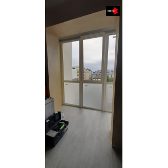 Металопластикові вікна у квартиру з гарною фурнітурою та теплим склопакетом