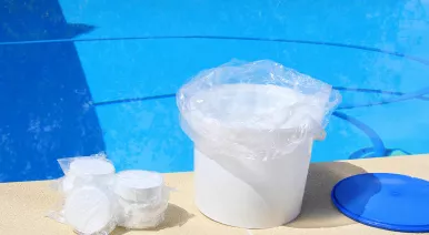 Дезинфицируем бассейн с помощью химии AquaDoctor