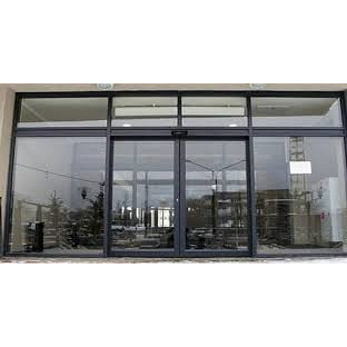 Автоматические раздвижные двери из алюминия на фотоэлементе.