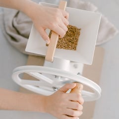 Ручний млин зі сталевими дисками Madalga Classico Київ