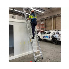 Лестница с перилами SVELT GIORNO от 5 до 22 ступеней Ивано-Франковск