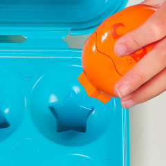 Детская развивающая игрушка Tomy IR114504 Цыплята Коростень