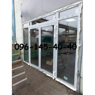 Вхідна група дверей з алюмінію у Києві