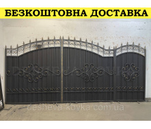 Ворота из профнастила и коваными элементами