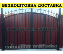 Кованые ворота из профнастилом и коваными элементами