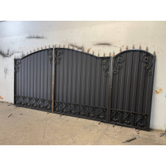 Економна брама з дизайнерською ковкою Код: А-01298 Коломия