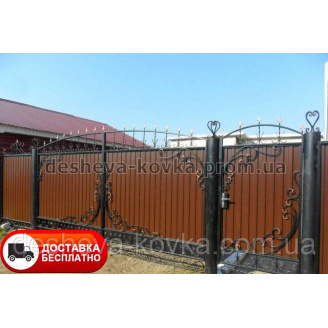 Кованые ворота из профнастила из элементами ковки