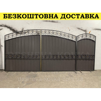 Кованые ворота из элементами ковки и профнастилом