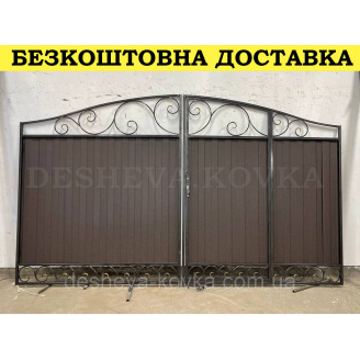 Кованые ворота с калиткой и пиками
