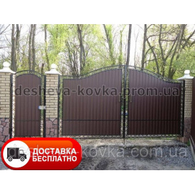 Кованые ворота из наружной калиткой из профнастилом