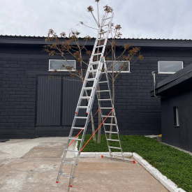 Драбина алюмінієва трисекційна 8 м на 12 сходинок Стандарт