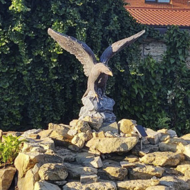 Скульптура садовая "Орёл" Гранит