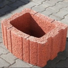 Квітник квадратний Золотий Мандарин 500х400х250 мм на сірому цементі червоний Вільнянськ