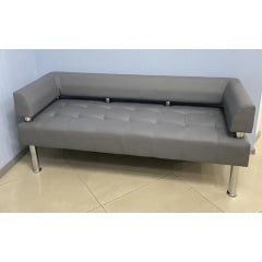 Диван-офис Тонус Sentenzo 140х60 см с подлокотниками кожзам серого цвета Киев