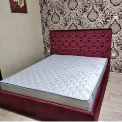 Двоспальне ліжко подіум Дайкірі Sentenzo зі зручним м'яким наголов'ям прошитим каретною стяжкою 160х200 Київ