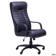 Офисное кресло руководителя AMF Атлантис черный кожзам и пластик на колесиках Нововолынск