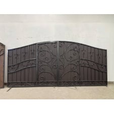 Эксклюзивные кованые ворота из профнастила