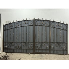 Ковані ворота з профнастилом та каліткою
