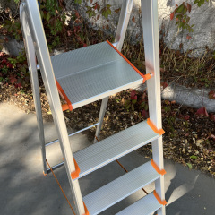 Стремянка свободностоящая 1.5 м из алюминия на 7 ступеней Стандарт Орехов