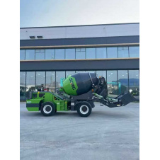 Дизельний самохідний самозавантажувальний міксер 